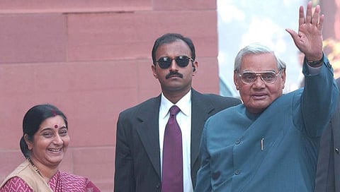 ಭಾರತದ ರಾಜಕೀಯ ರಂಗದಲ್ಲಿ ಸುಷ್ಮಾ ಸ್ವರಾಜ್ ಹೆಸರು ಅಜರಾಮರ. ವಕೀಲೆ ವೃತ್ತಿಯಿಂದ ಸಂಘ ಪರಿವಾರ ಮೂಲಕ ಭಾರತೀಯ ಜನತಾ ಪಾರ್ಟಿ ಸೇರಿದ ಈ ಜನನಾಯಕಿ ಹಲವು ಹುದ್ದೆಗಳನ್ನು ವಹಿಸಿಕೊಂಡವರು. ದೆಹಲಿಯ ಏಮ್ಸ್ ಆಸ್ಪತ್ರೆಯಲ್ಲಿ ಆಗಸ್ಟ್ 6, 2019ರಂದು ಹಠಾತ್ ನಿಧನರಾದ ಅವರಿಗೆ ಗೌರವ ಶ್ರದ್ಧಾಂಜಲಿ ಅರ್ಪಿಸುತ್ತಾ ಇಲ್