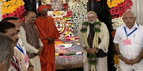 ಸಿದ್ದಗಂಗಾ ಮಠದಲ್ಲಿ ಗದ್ದುಗೆ ಪೂಜೆ ನೆರವೇರಿಸಿದ ಮೋದಿ 