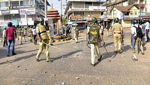 ಮಂಗಳೂರಿನಲ್ಲಿ ನಡೆದ ಹಿಂಸಾಚಾರದ ದೃಶ್ಯ