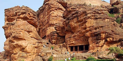 ಬಾದಾಮಿಯ ಮೇಣಬಸದಿ, ಆನೆಗೊಂದಿ, ಕರಾವಳಿ ಉತ್ಸವಕ್ಕೆ ಚಾಲನೆ: ಚಾಲುಕ್ಯ ಉತ್ಸವ ಕೇಳುವವರೆ ಇಲ್ಲ!