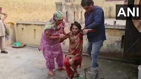 ಮಹಿಳೆಯ ರಕ್ಷಣೆ