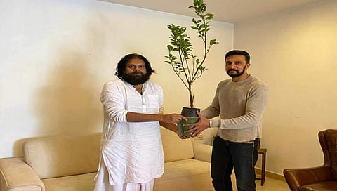 ತೆಲುಗು ಪವರ್ ಸ್ಟಾರ್ ಪವನ್ ಕಲ್ಯಾಣ್ ಭೇಟಿಯಾದ ಕಿಚ್ಚ ಸುದೀಪ್!
