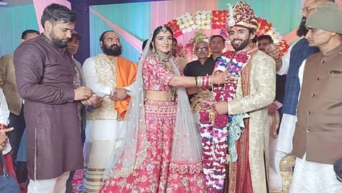 ಖ್ಯಾತ ಕುಸ್ತಿಪಟು ಭಜರಂಗ್ ಪುನಿಯಾ ದಾಂಪತ್ಯ ಜೀವನಕ್ಕೆ ಕಾಲಿಟ್ಟಿದ್ದಾರೆ.