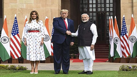 ಎರಡನೇ ದಿನದ ಭಾರಚ ಪ್ರವಾಸದಲ್ಲಿ ಡೊನಾಲ್ಡ್ ಟ್ರಂಪ್ ದಂಪತಿ
