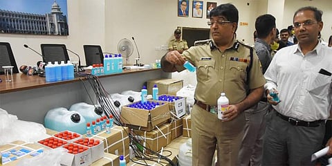 ನಕಲಿ ಸ್ಯಾನಿಟೈಸರ್ ಗಳು ವಶ