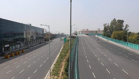 ರಾಷ್ಟ್ರ ರಾಜಧಾನಿಯ ನಿರ್ಜನ ಹೆದ್ದಾರಿ