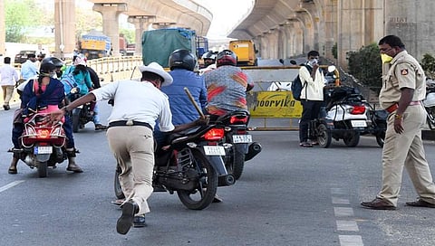 ಸಂಚಾರಿ ಪೊಲೀಸರು