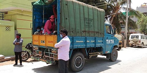 ಲಾರಿಯಲ್ಲಿ ಜನಗಳ ಕಳ್ಳ ಸಾಗಣೆ