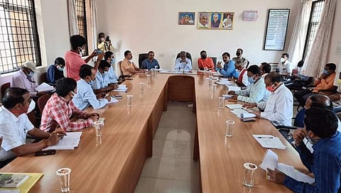 ಎಸ್. ಟಿ. ಸೋಮಶೇಖರ್ ನೇತೃತ್ವದಲ್ಲಿ  ಸಭೆ