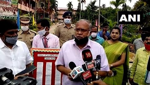 ಸುದ್ದಿಗಾರರೊಂದಿಗೆ ಮಾತನಾಡಿದ ಸಚಿವ ಸುರೇಶ್ ಕುಮಾರ್
