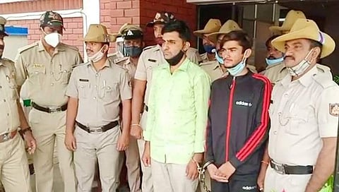 ಬೆಂಗಳೂರು: ಇಬ್ಬರು ಡ್ರಗ್ಸ್ ಪೆಡ್ಲರ್ ಗಳ ಬಂಧನ, 3.30 ಕೋಟಿ ಮೌಲ್ಯದ ಮಾದಕ ವಸ್ತು ವಶ
