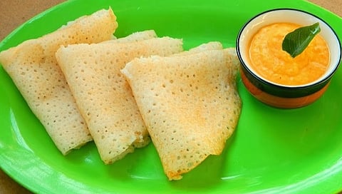 ತೆಂಗಿನ ಕಾಯಿ ದೋಸೆ