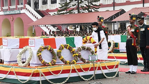 ಅಗಲಿದ ವೀರ ಯೋಧರಿಗೆ ಗೌರವ ನಮನ ಸಲ್ಲಿಸಿದ ತಮಿಳು ನಾಡು ಮುಖ್ಯಮಂತ್ರಿ ಎಂ ಕೆ ಸ್ಟಾಲಿನ್