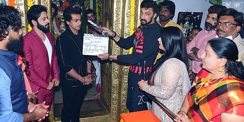 ''ಡಿಯರ್ ಕಣ್ಮಣಿ' ಚಿತ್ರದ ಶೀರ್ಷಿಕೆ ಹಾಗೂ ಪೋಸ್ಟರ್ ಅನ್ನು ಕೂಡ ಕಿಚ್ಚ ಸುದೀಪ್ ಅನಾವರಣಗೊಳಿಸಿದರು.