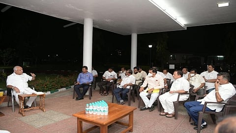 ಸಿಎಂ ಬೇಟಿ ಮಾಡಿದ ಬಿಜೆಪಿ ಶಾಸಕರು