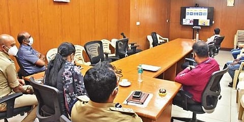 ವಿಡಿಯೋ ಕಾನ್ಫರೆನ್ಸ್ ನಲ್ಲಿ ಮೈಸೂರು ಡಿಸಿ