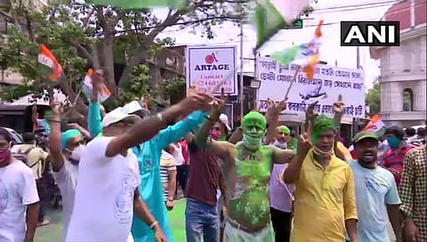 ಪಶ್ಚಿಮ ಬಂಗಾಳದಲ್ಲಿ ಟಿಎಂಸಿ ಬೆಂಬಲಿಗರ ಸಂಭ್ರಮಾಚರಣೆ