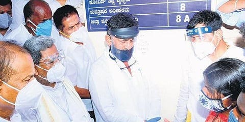 ಆಸ್ಪತ್ರೆಗೆ ಭೇಟಿ ನೀಡಿರುವ ಕಾಂಗ್ರೆಸ್ ನಾಯಕರು