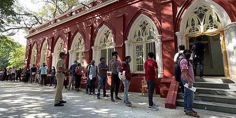 ಯೂನಿವರ್ಸಿಟಿ ಕ್ಯಾಂಪಸ್ ನಲ್ಲಿ ಲಸಿಕೆ ಅಭಿಯಾನ