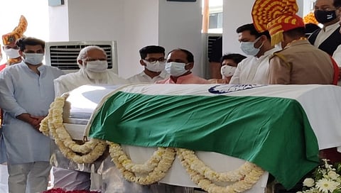 ಉತ್ತರ ಪ್ರದೇಶ ಮಾಜಿ ಮುಖ್ಯಮಂತ್ರಿ ಕಲ್ಯಾಣ್ ಸಿಂಗ್ ಅವರ ಪಾರ್ಥಿವ ಶರೀರದ ದರ್ಶನ ಪಡೆದ ಪ್ರಧಾನಿ ನರೇಂದ್ರ ಮೋದಿ