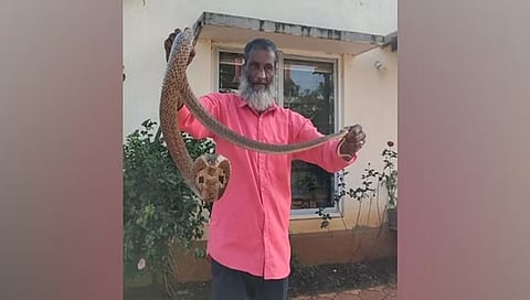 ಉರಗ ರಕ್ಷಕ ಅಬ್ದುಲ್ ಗಫಾರ್