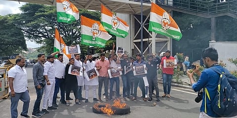 ಕಂಟೋನ್ಮೆಂಟ್ ರೈಲು ನಿಲ್ದಾಣದ ಬಳಿ  ಮೊಹಮ್ಮದ್ ನಲಪಾಡ್ ಪ್ರತಿಭಟನೆ