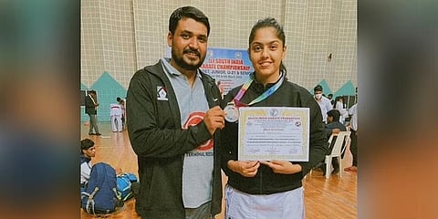 ಕೋಚ್ ಸಿಹಾನ್  ಕಿರ್ತಿ ಜೊತೆಗೆ ಅಂಕಿತಾ