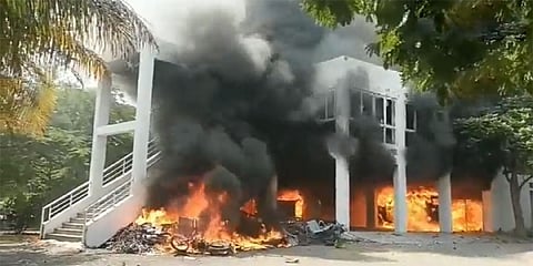 ಎನ್‌ಸಿಪಿ ಶಾಸಕನ ಮನೆಗೆ ಬೆಂಕಿ