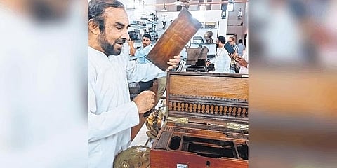 ವಸ್ತುಸಂಗ್ರಹಾಲಯದಲ್ಲಿ ಅಜೈಬ್ ಶಬ್ಬೀರ್