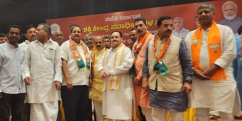 ಬಿಜೆಪಿ ಸೇರಿದ ಮಾಜಿ ಸಂಸದ ಬಿವಿ ನಾಯಕ್