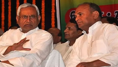 ನಿತೀಶ್- ಆರ್‌ಸಿಪಿ ಸಿಂಗ್