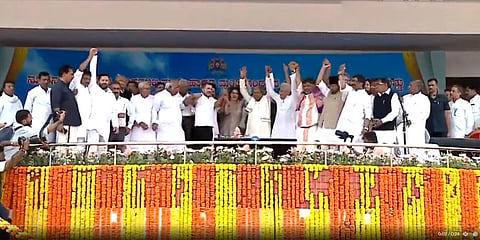 ಪ್ರಮಾಣವಚನ ಕಾರ್ಯಕ್ರಮದಲ್ಲಿ ಯುಪಿಎ ಒಗ್ಗಟ್ಟು ಪ್ರದರ್ಶನ