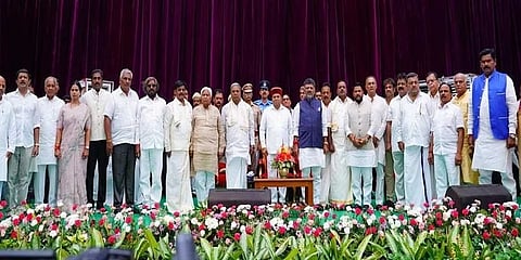ರಾಜಭವನದಲ್ಲಿ ಪ್ರಮಾಣ ವಚನ ಸ್ವೀಕರಿಸಿದ ನೂತನ 24 ಮಂದಿ ಸಚಿವರು (ಸಂಗ್ರಹ ಚಿತ್ರ)