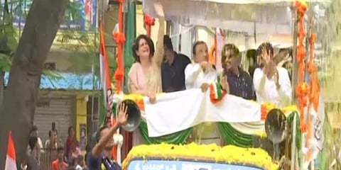 ಬೆಂಗಳೂರಿನಲ್ಲಿ ಪ್ರಿಯಾಂಕಾ ಗಾಂಧಿ ರೋಡ್‌ಶೋ