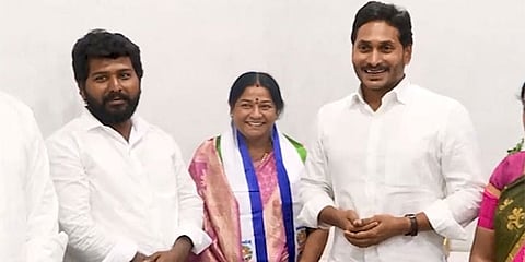 ಜೆ ಶಾಂತಾ YSR ಕಾಂಗ್ರೆಸ್‌ ಪಕ್ಷ ಸೇರ್ಪಡೆ