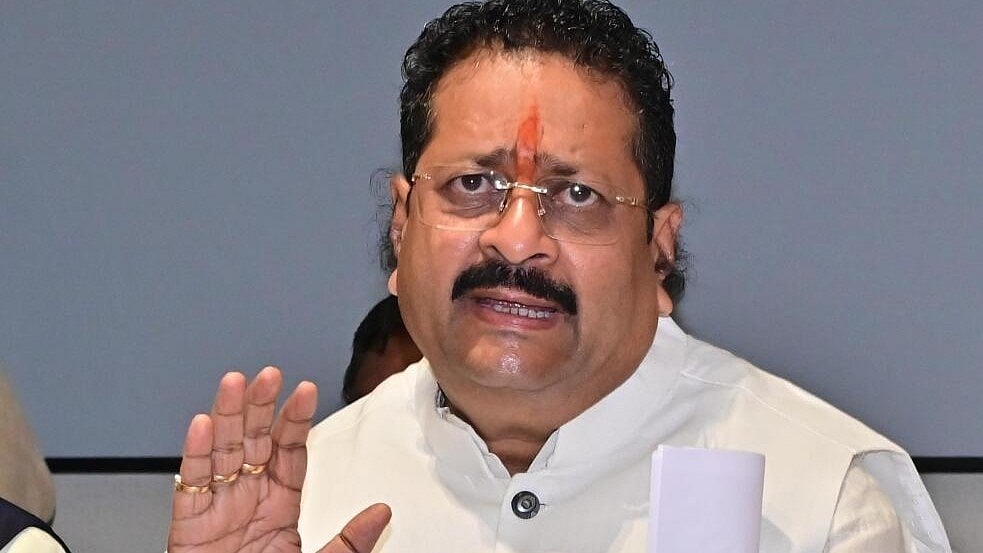 ಲೇಟ್ ಆದರೂ, ಸರಿಯಾದ ನಿರ್ಧಾರ: ರಾಜ್ಯ BJP ಉಸ್ತುವಾರಿ ರಾಧಾ ಮೋಹನದಾಸ್ ಬದಲಾವಣೆಗೆ 2 ಕಾರಣ ನೀಡಿದ ಯತ್ನಾಳ್
