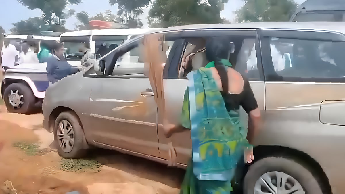 ಬಿಡದಿ ಟೌನ್ ಶಿಪ್: ಸರ್ವೇಗೆ ಬಂದ ಅಧಿಕಾರಿಗಳಿಗೆ ರೈತ ಮಹಿಳೆಯರಿಂದ ಪೊರಕೆ ಏಟು: ಕಾರಿನ ಗ್ಲಾಸ್ ಪೀಸ್!