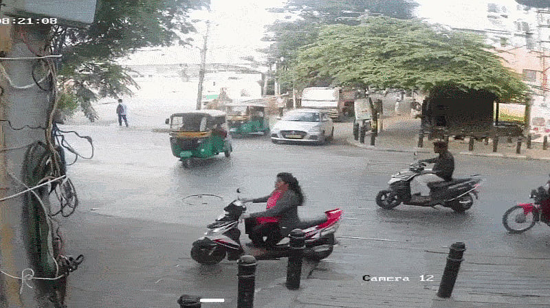 ಯಲಹಂಕದಲ್ಲಿ ಭೀಕರ ಅಪಘಾತ, ಟ್ಯಾಂಕರ್ ಢಿಕ್ಕಿ,: ಶಾಲೆಗೆ ಮೊಮ್ಮಕ್ಕಳ ಬಿಡಲು ಹೋಗಿದ್ದ ವೃದ್ಧ ದಾರುಣ ಸಾವು! Video