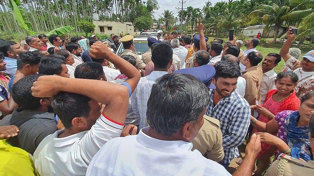ಬೆಂಗಳೂರು ಗ್ರಾಮಾಂತರಕ್ಕೆ ಹೇಮಾವತಿ ನೀರು ಆರೋಪ: ತುಮಕೂರಿನಲ್ಲಿ ರೈತರ ಆಕ್ರೋಶ, DCM ...