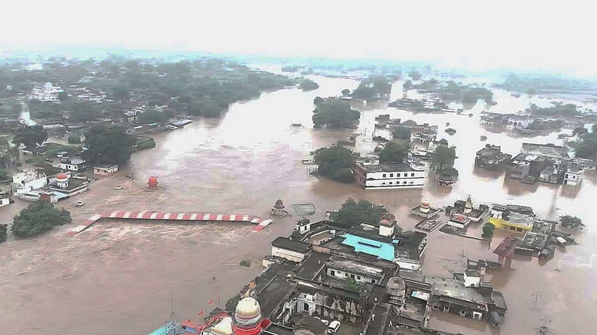 ಮಧ್ಯಪ್ರದೇಶ: ಚಿತ್ರಕೂಟದಲ್ಲಿ 2 ದಶಕಗಳಲ್ಲೇ ಅತ್ಯಂತ ಭೀಕರ ಪ್ರವಾಹ, ಉಕ್ಕಿ ಹರಿದ ಮಂದಾಕಿನಿ ನದಿ; 1,000 ಜನರ ರಕ್ಷಣೆ
