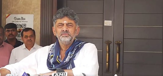 'ಇದು ರಾಜಕೀಯ ಪ್ರೇರಿತ, ಮುಂದಿನ ದಿನಗಳಲ್ಲಿ ಇನ್ನಷ್ಟು ಸಚಿವರ ಮೇಲೆ BJP ಇಡಿ ದಾಳಿ ಮಾಡಿಸಬಹುದು': ಡಿ ಕೆ ಶಿವಕುಮಾರ್; Video