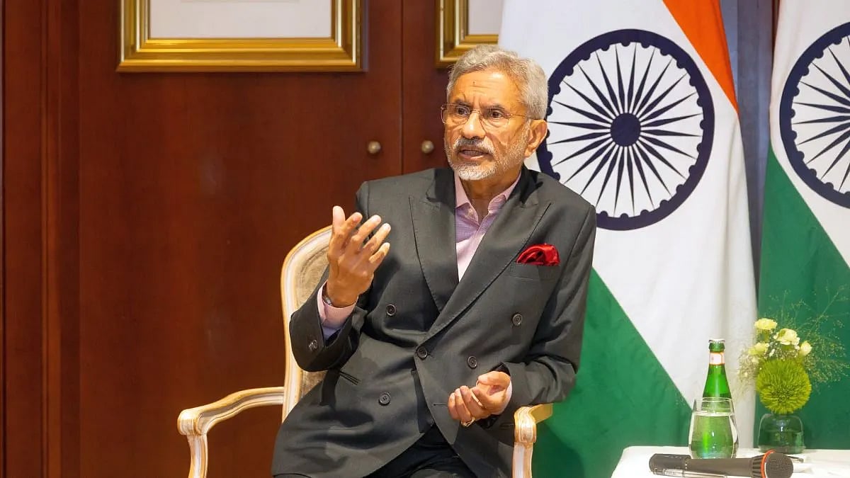 'ಭಯೋತ್ಪಾದಕ ದೇಶ ಕೂಡ ಪ್ರಶ್ನೆ ಕೇಳುತ್ತಿದೆ': ಪಾಕ್ ಪತ್ರಕರ್ತನ ಬೆವರಿಳಿಸಿದ ಎಸ್ ಜೈಶಂಕರ್! Video