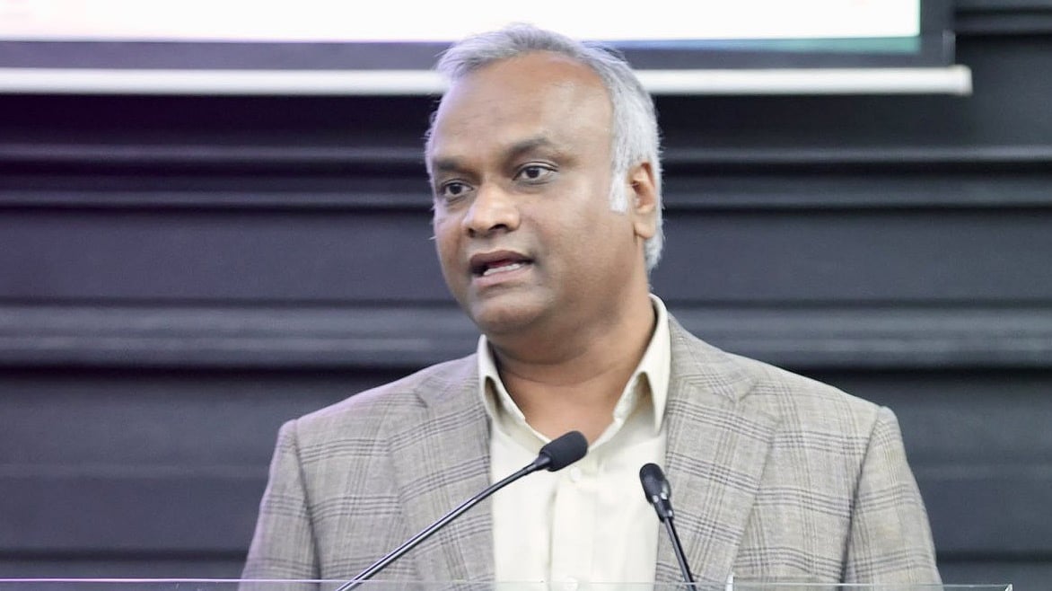 ಕಾಕ್ರೋಚ್ ಜನತಾ ಪಾರ್ಟಿ, ಕಾಂಗ್ರೆಸ್ ಎರಡೂ ಒಂದೇ; ಇಲ್ಲಿ ನಿಮ್ಮನ್ನು ಯಾರೂ ಬಂಧಿಸಲ್ಲ: ಪ್ರಿಯಾಂಕ್ ಖರ್ಗೆ ಸ್ಫೋಟಕ ಹೇಳಿಕೆ!