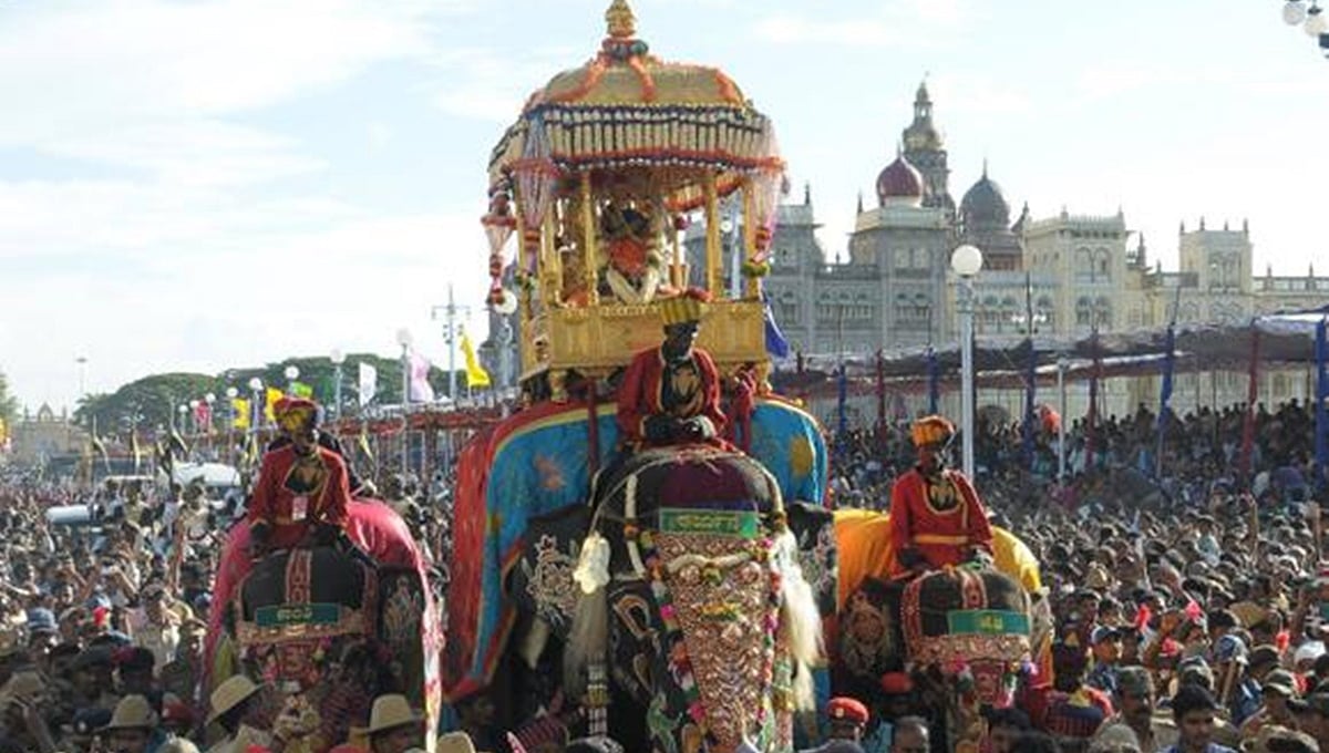 ವಿಶ್ವವಿಖ್ಯಾತ ದಸರಾ ಜಂಬೂಸವಾರಿಗೆ ಕ್ಷಣಗಣನೆ: ಗಜಪಡೆಗೆ ಸಿಂಗಾರ, ಅಂಬಾರಿ ಹೊರಲು ಪ್ರಶಾಂತ ಸಜ್ಜು