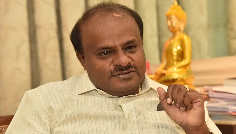 'ಖದೀಮರನ್ನು ನೇಮಕ ಮಾಡಿದ್ದು ಯಾರು? ವಸೂಲಿಗೆ ಅಂಗಡಿ ತೆರೆಯಲು ಅವಕಾಶ ಕೊಟ್ಟಿದ್ದು ಯಾರು? ಸಿಎಂಗೆ ಶಾಸನದ ಗಂಧಗಾಳಿಯೇ ಗೊತ್ತಿಲ್ಲ'