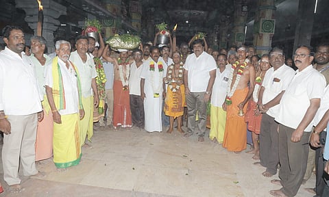 பண்ணாரி அம்மன் கோவில் குண்டம் திருவிழா - ஆயிரக்கணக்கான பக்தர்கள் பங்கேற்பு 