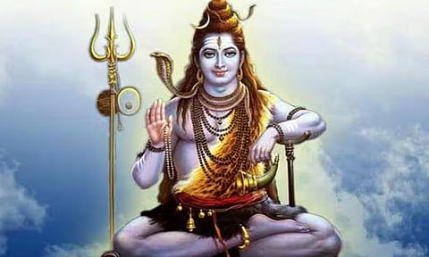 சந்திரனை தலையில் சூடிய சிவன்
