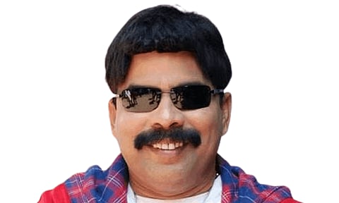  TVKvsAVK | எனக்கும் நடிகர் விஜய்-க்கும் தான் போட்டி... அரசியல் கட்சி தொடங்குகிறார் பவர் ஸ்டார் சீனிவாசன் 