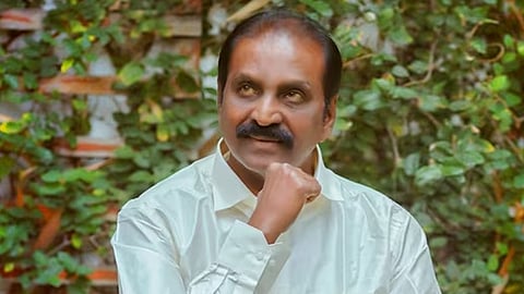 நாகரிகத்தின் பிறப்பிடமாகிய ஈரான் அநாகரிகத்தால் அழியக் கூடாது - போர் நிறுத்தத்திற்கு வைரமுத்து  வரவேற்பு