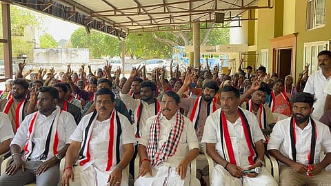 அதிமுக அரசு அமைந்த உடன் குடும்பத்திற்கு 3 சிலிண்டர்கள் வழங்கப்படும்- உடுமலை ராதாகிருஷ்ணன் வாக்குறுதி 